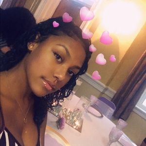 Meet your Posher, Natasia